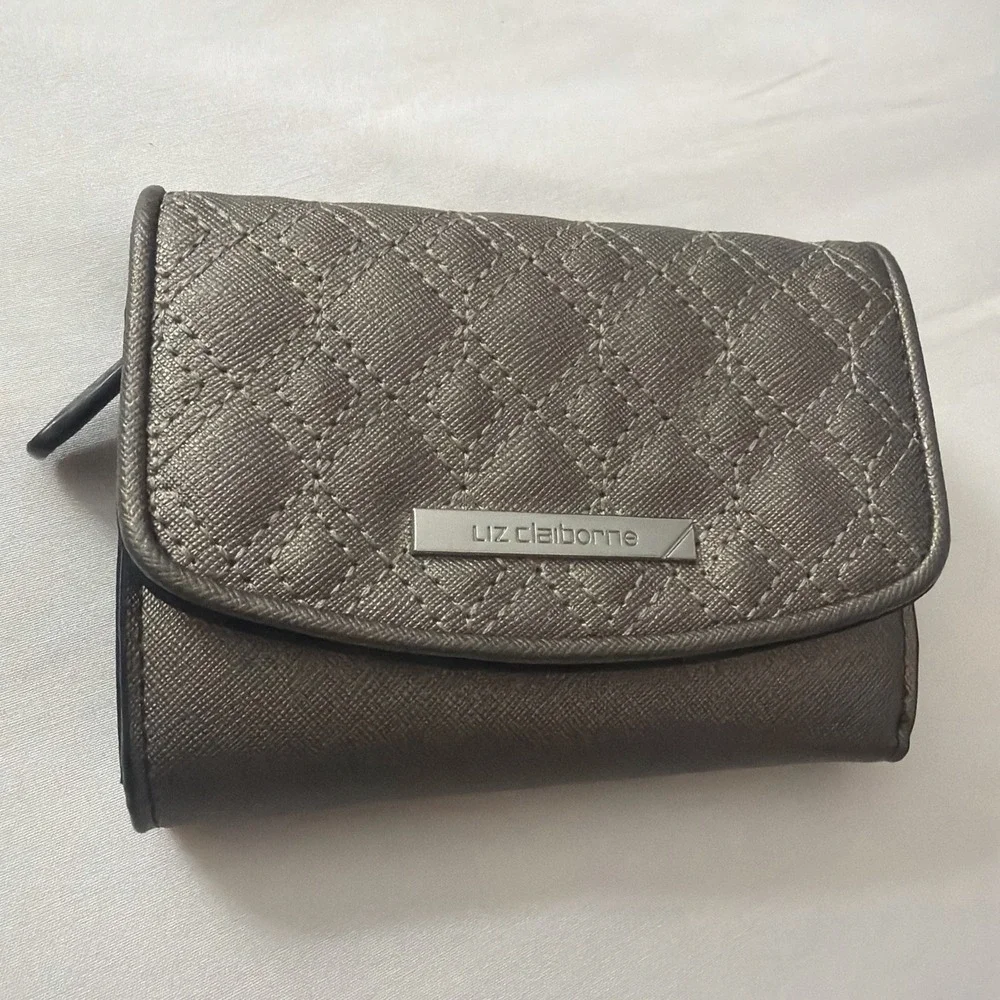 Liz Claiborne Wallet Envelope Clutch Silver Cute Purse Clutch‎ Wallets Women's